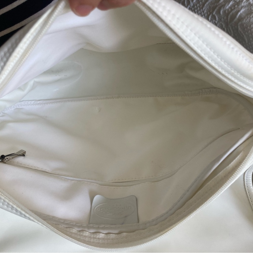 Vintage Longchamp White Shoulder Bag with Adjustable Strap and Minimalist Design - Picture 4 of 14
